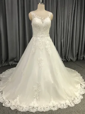 Cache cœur Robe trapèze Dentelle Robe de Mariée avec la traîne de balayage