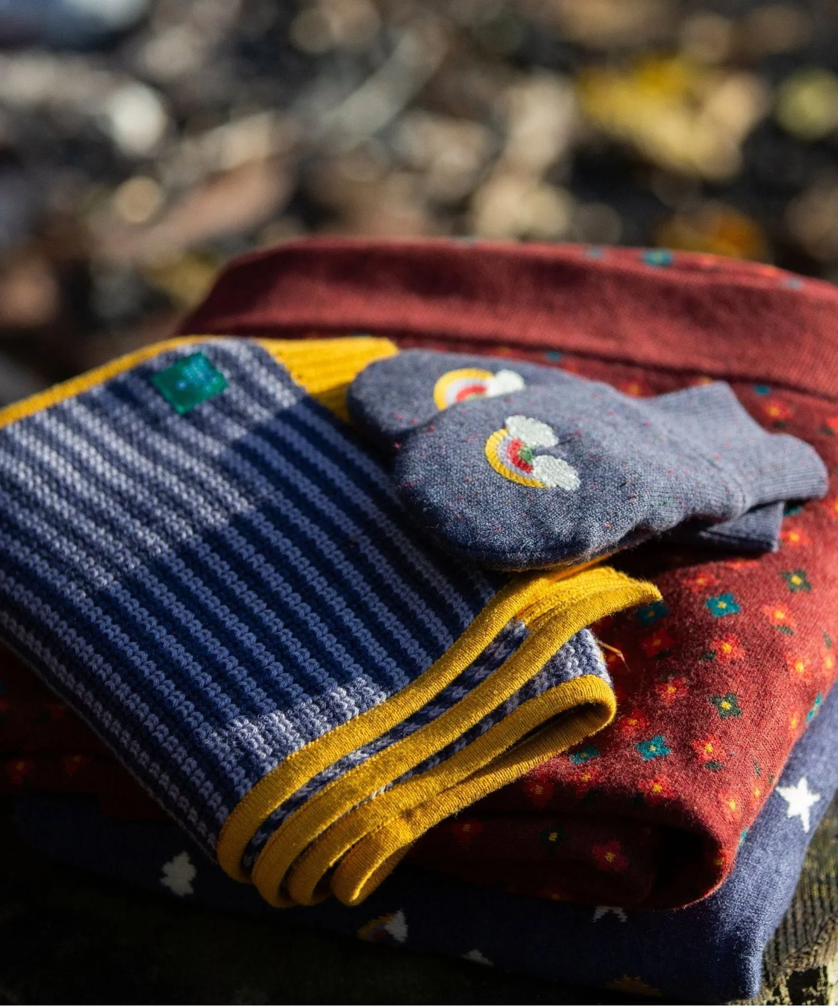 LGR Dreamy Blue Embroidered Knitted Mittens