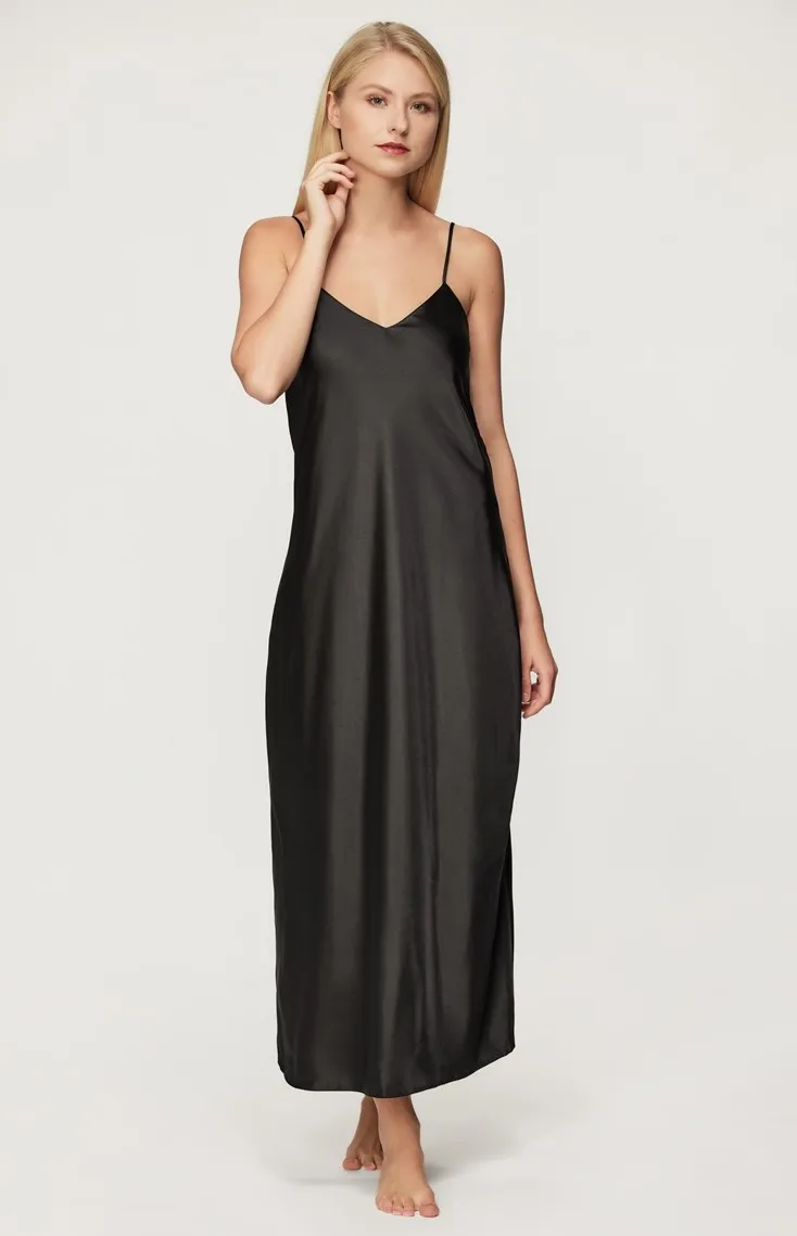 Long black satin nightgown Iga