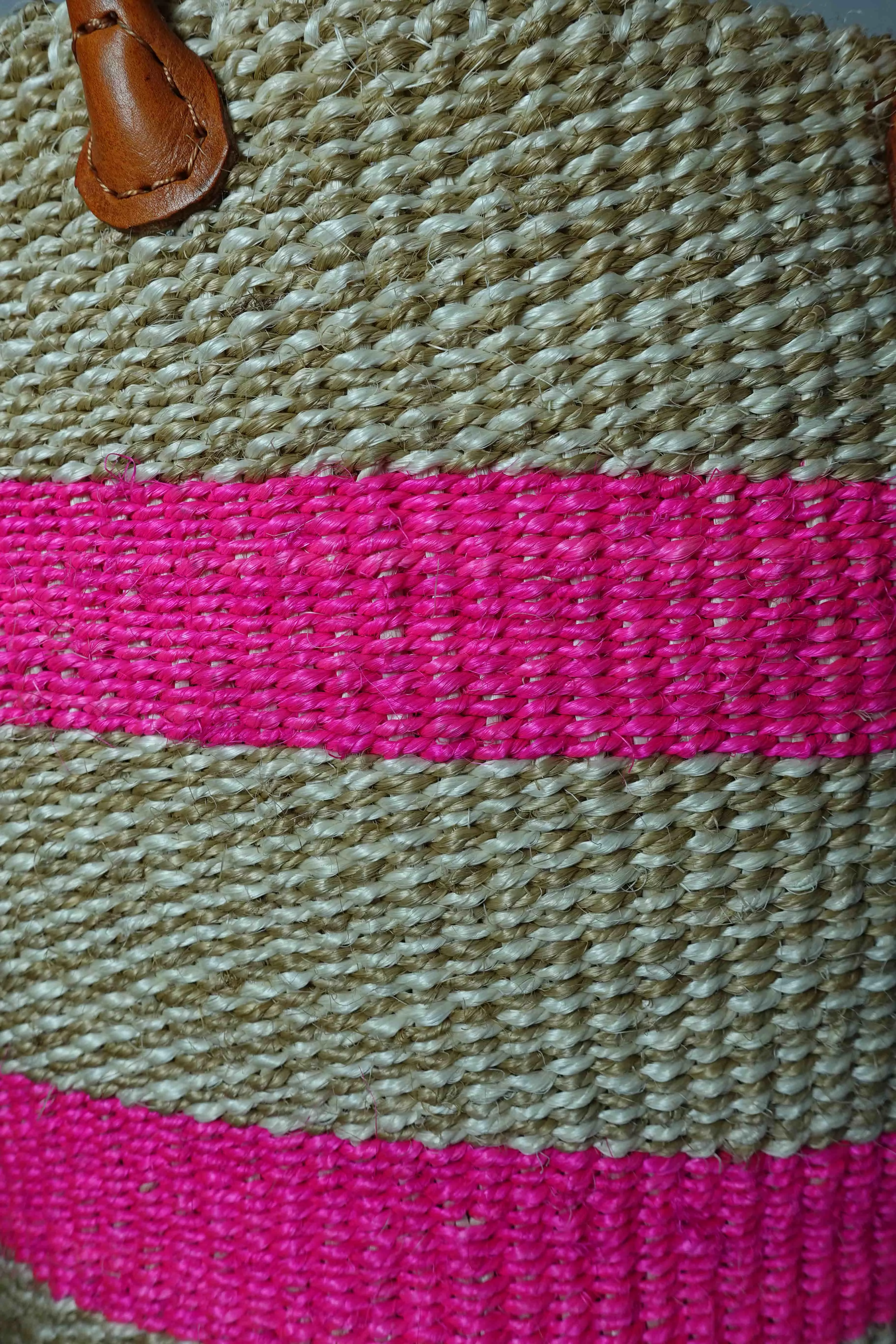 Raffia Weekender Tote Bag in Pink