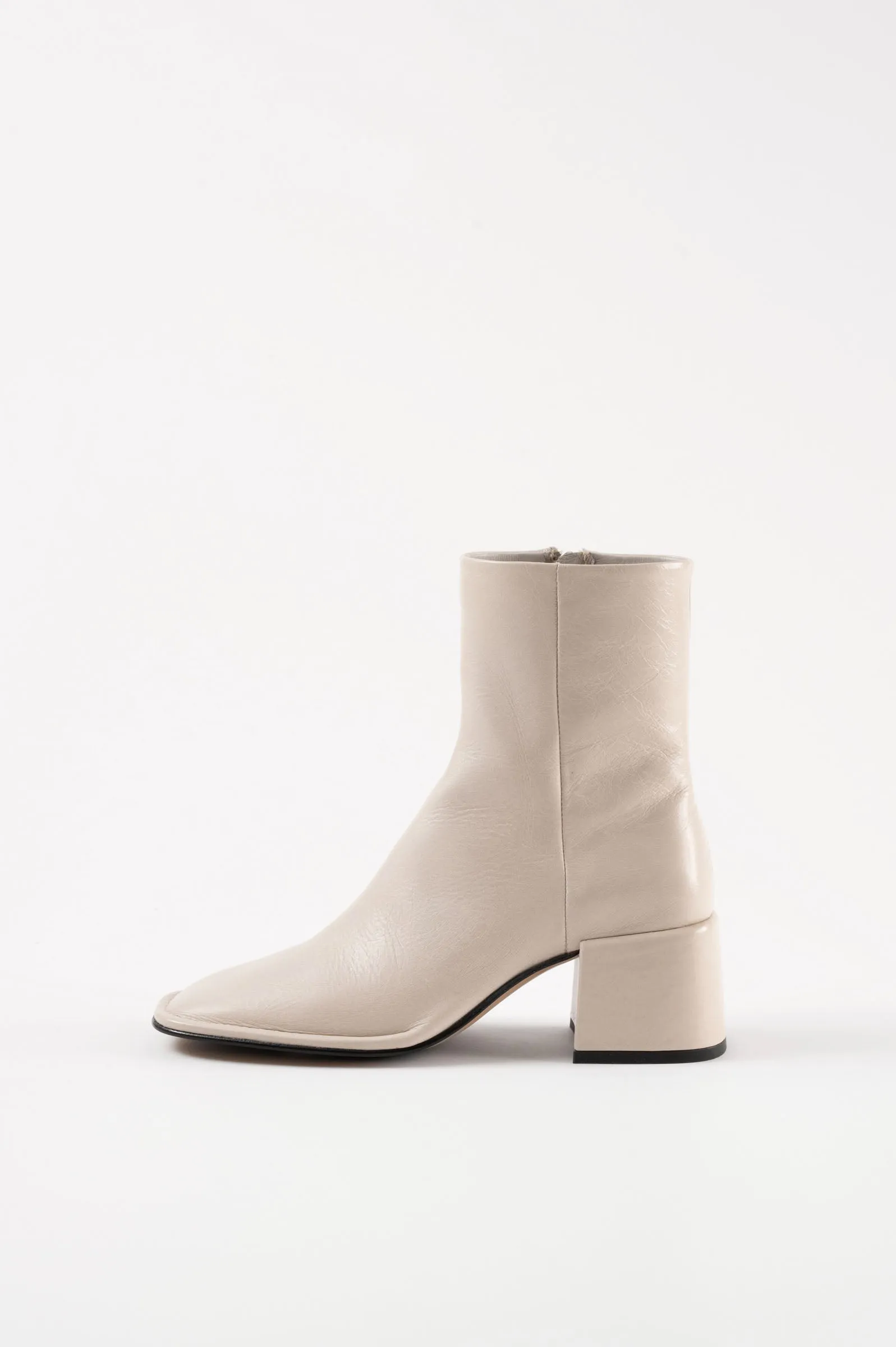 TARA - White Wrinkled Polished Leather Boots