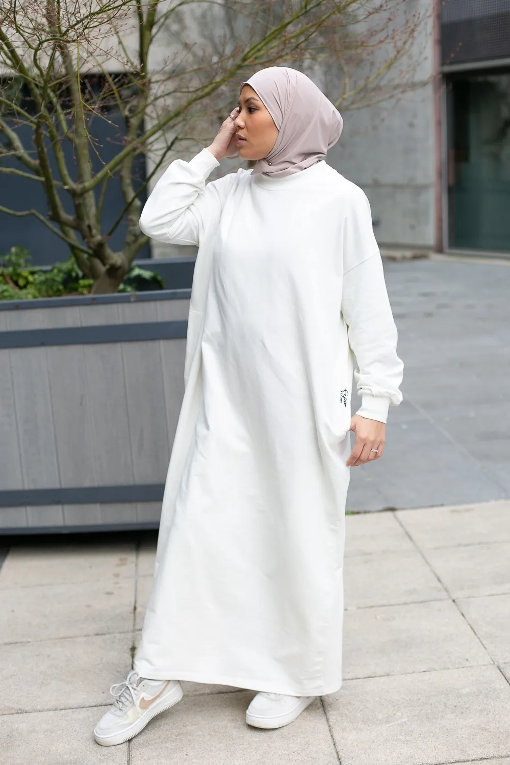 Vestido sudadera oversize blanco roto