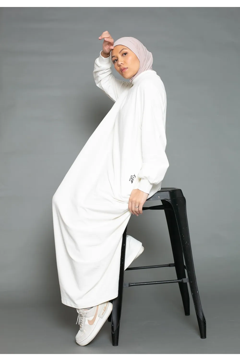 Vestido sudadera oversize blanco roto