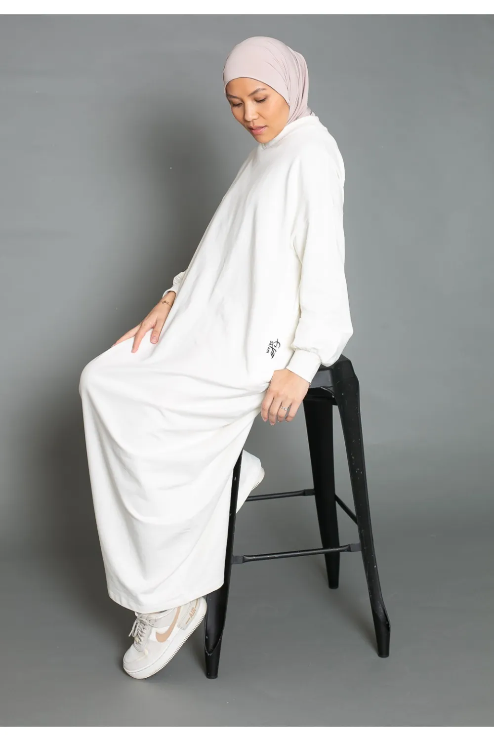 Vestido sudadera oversize blanco roto