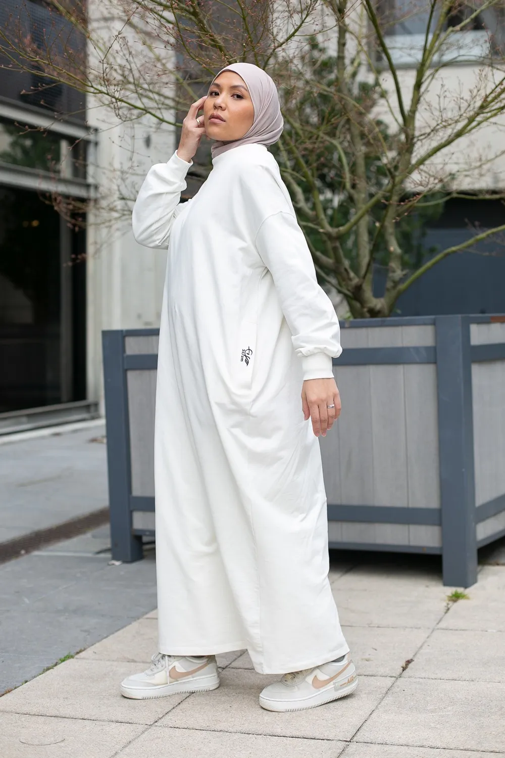 Vestido sudadera oversize blanco roto