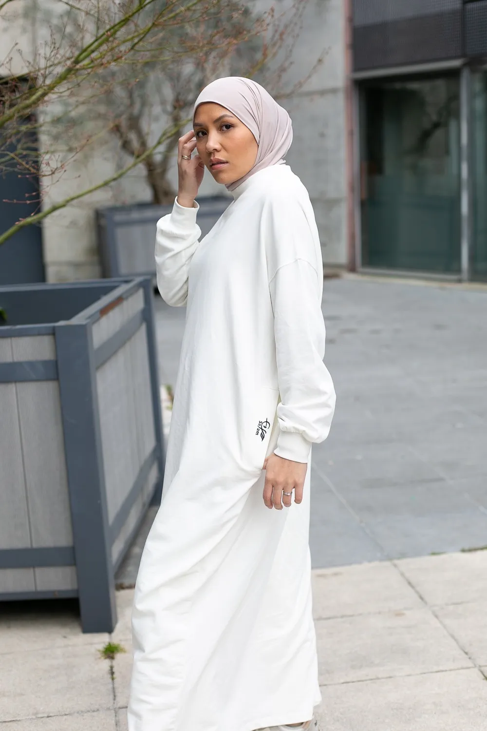 Vestido sudadera oversize blanco roto